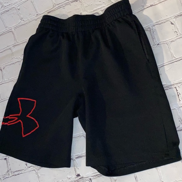 2/$12 UNDER ARMOUR athletic short - Picture 1 of 1